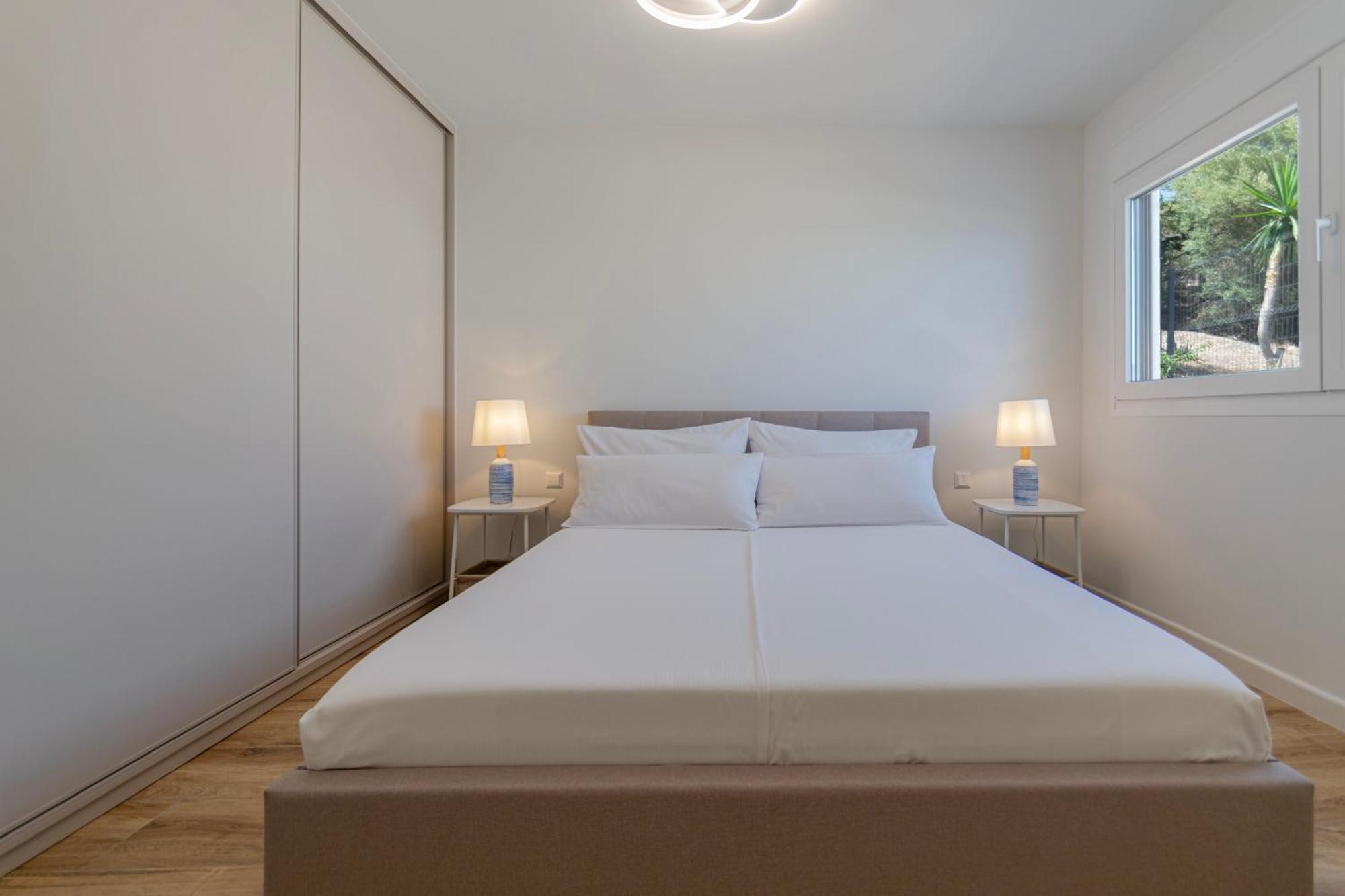 Happyplace - With Panoramic Sea View Heated Infinity Saltwater Pool *