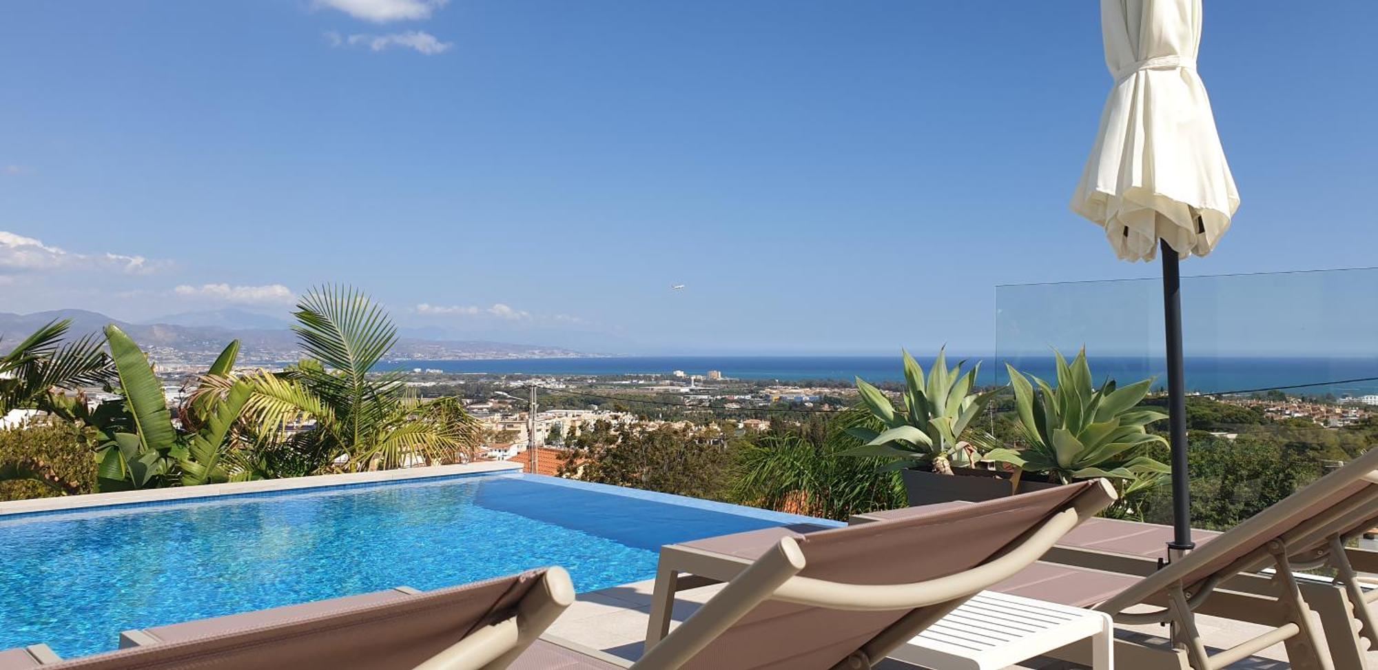 Villa Happyplace - With Panoramic Sea View Heated Infinity Saltwater Pool