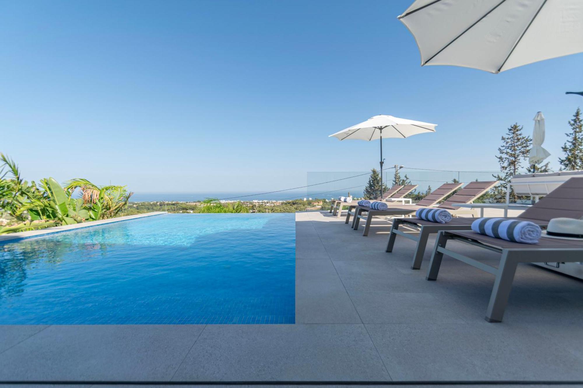 Happyplace - With Panoramic Sea View Heated Infinity Saltwater Pool Villa Málaga