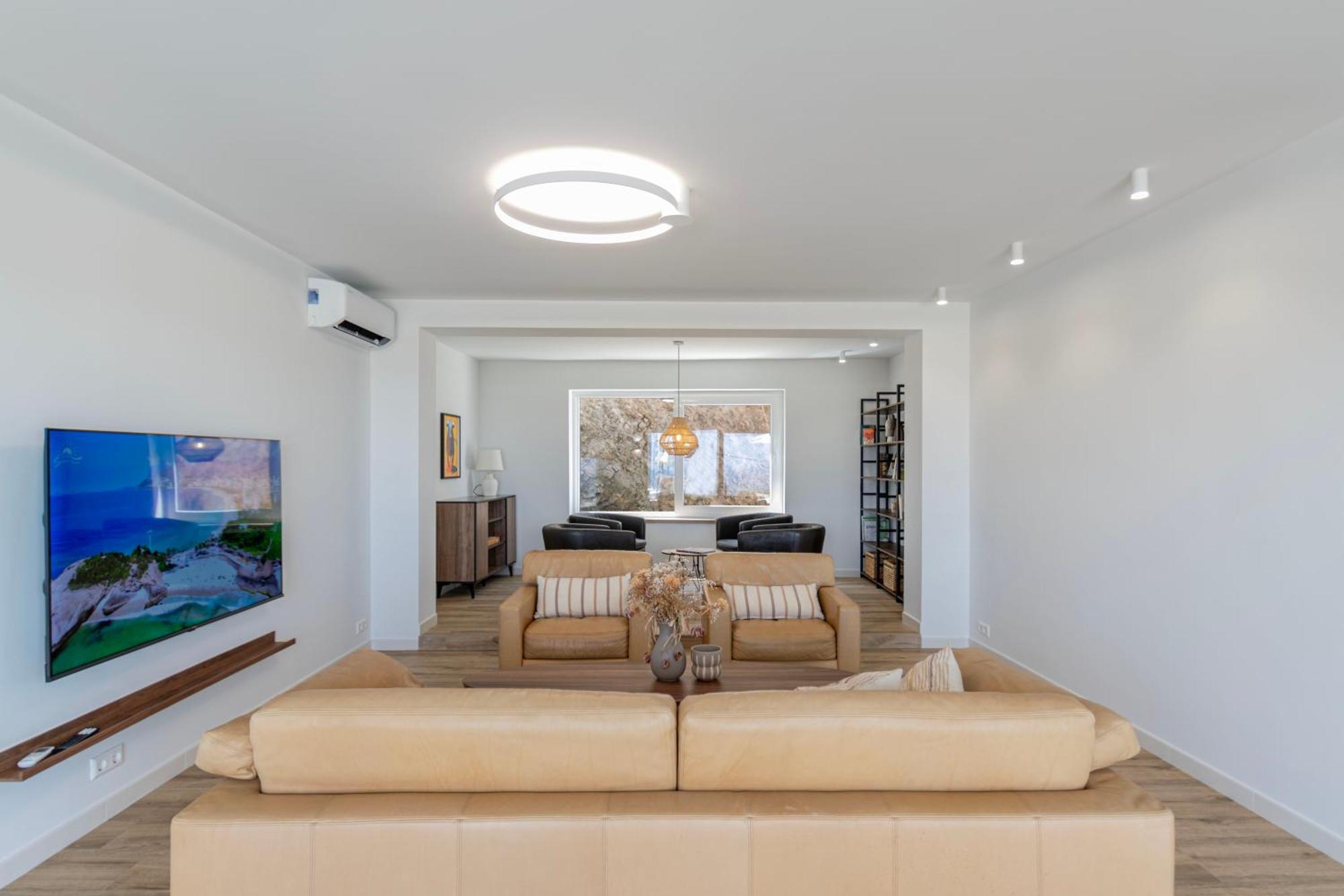 Happyplace - With Panoramic Sea View Heated Infinity Saltwater Pool *