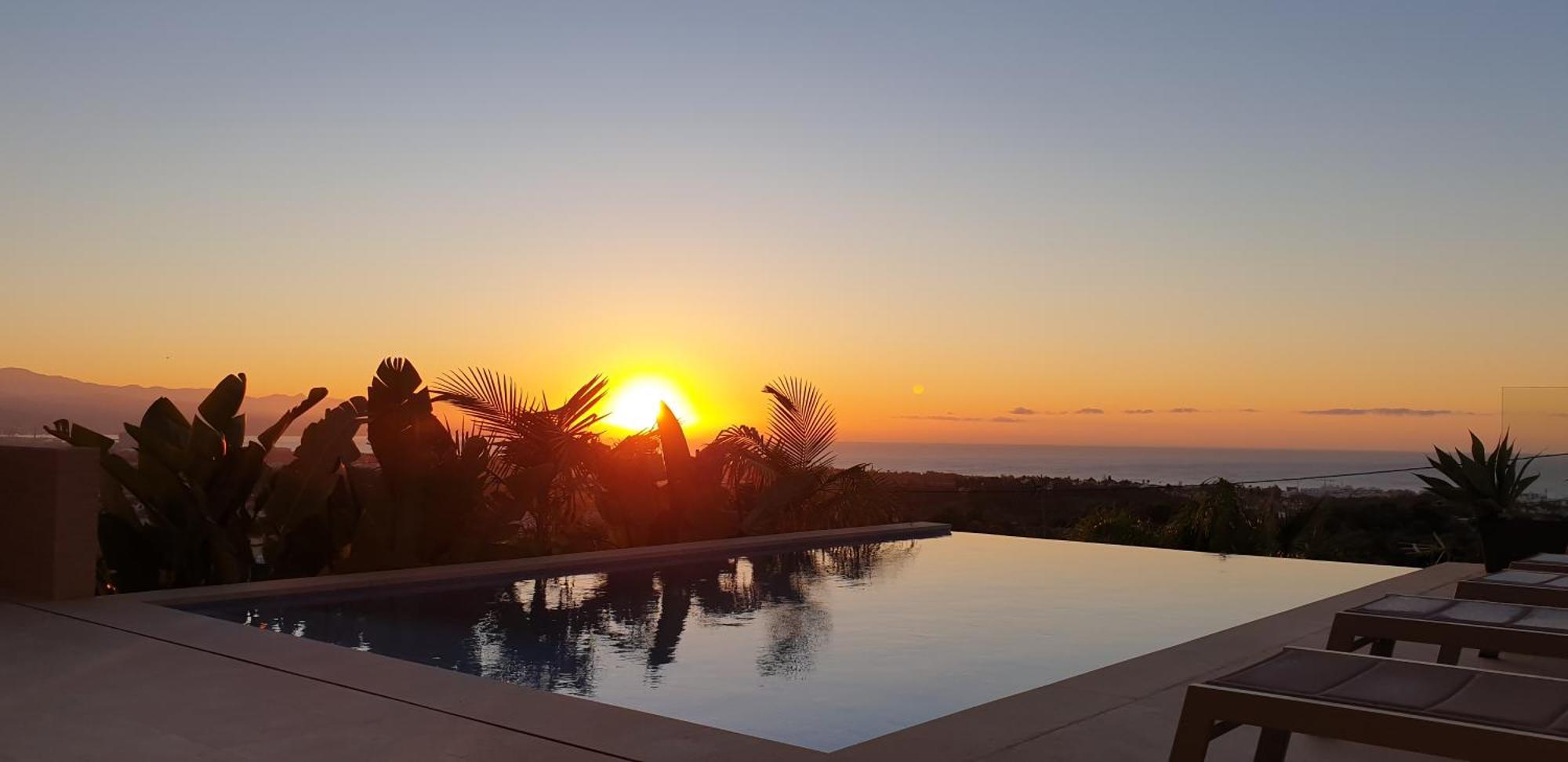 Happyplace - With Panoramic Sea View Heated Infinity Saltwater Pool Villa *