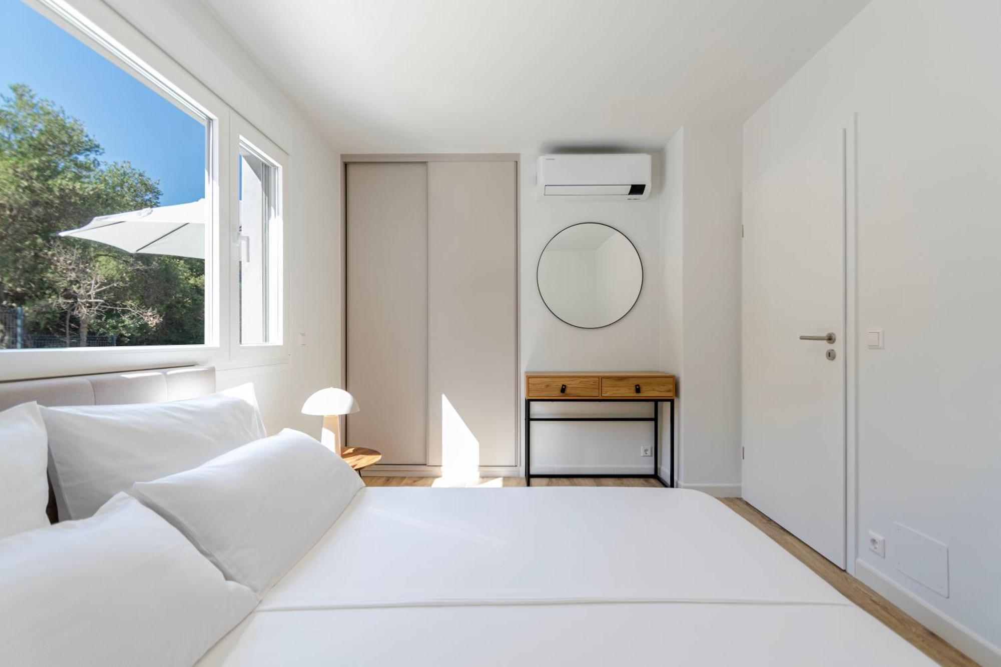 Villa Happyplace - With Panoramic Sea View Heated Infinity Saltwater Pool *