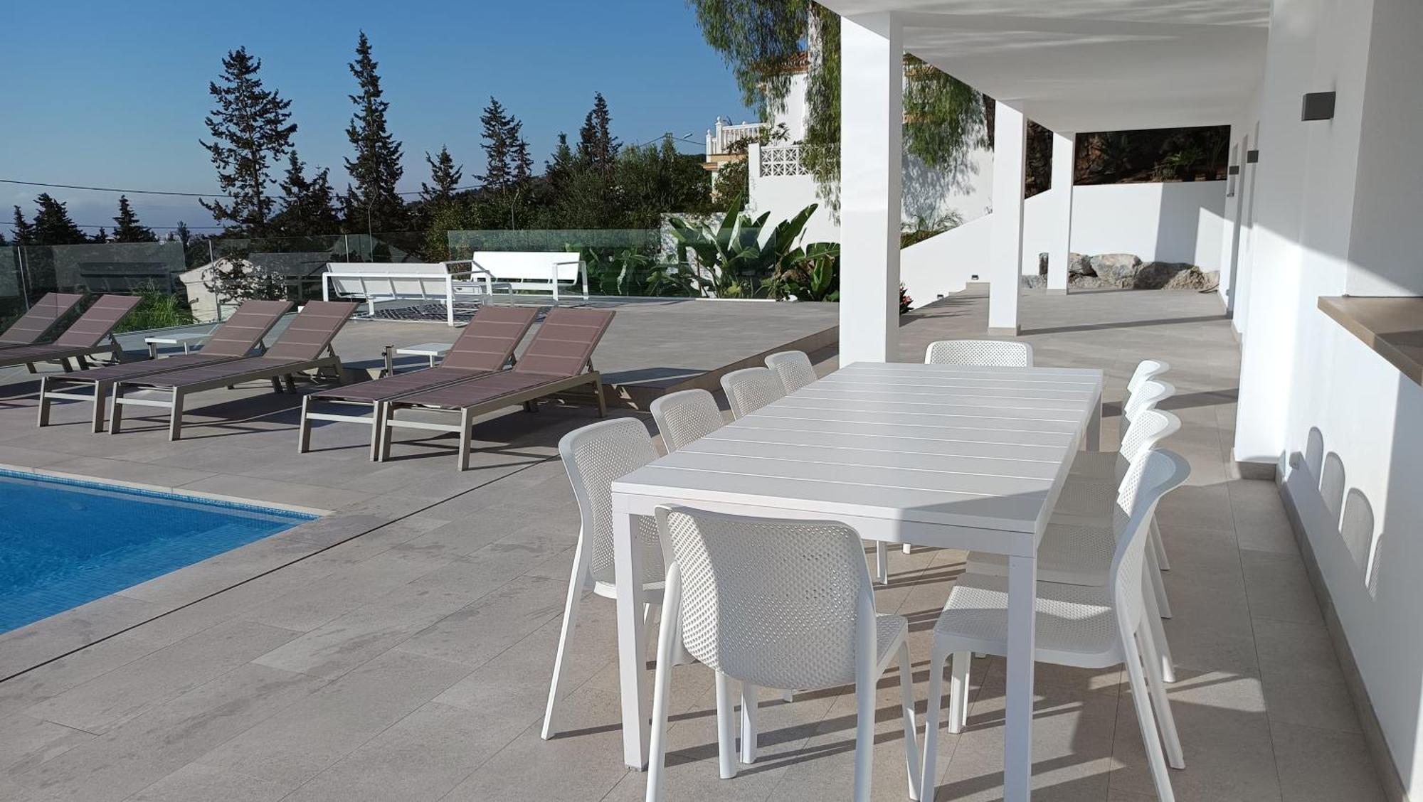 Villa Happyplace - With Panoramic Sea View Heated Infinity Saltwater Pool *