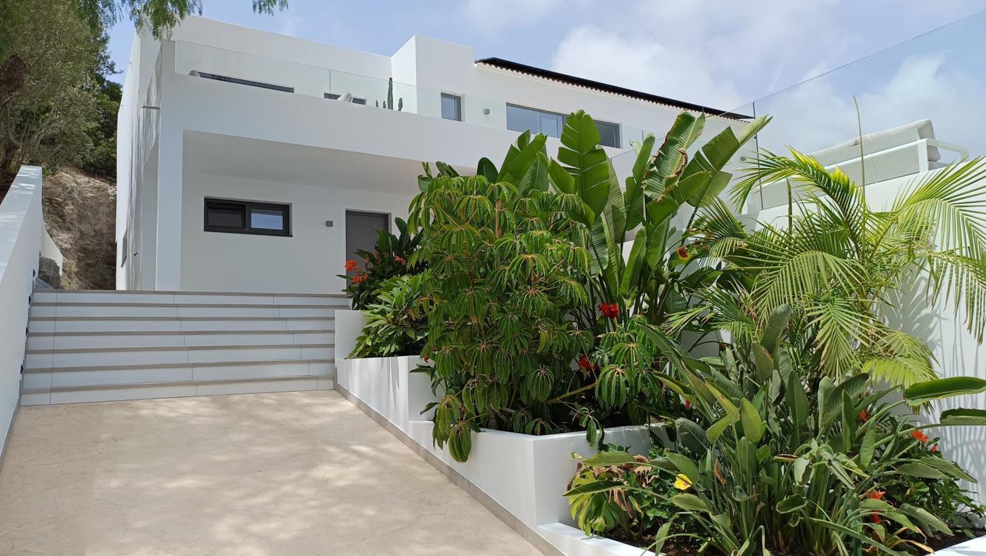 Happyplace - With Panoramic Sea View Heated Infinity Saltwater Pool Villa