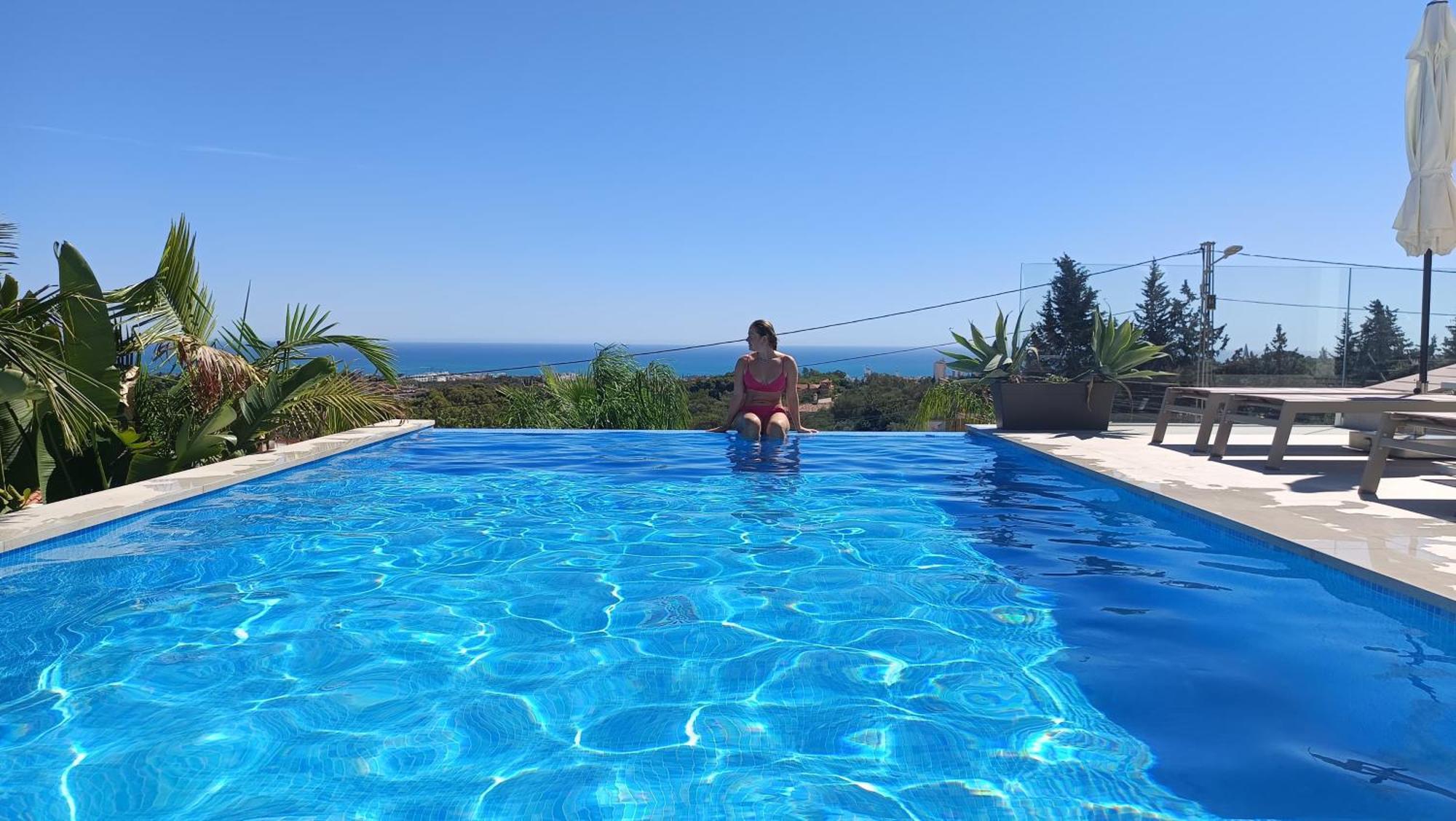Villa Happyplace - With Panoramic Sea View Heated Infinity Saltwater Pool